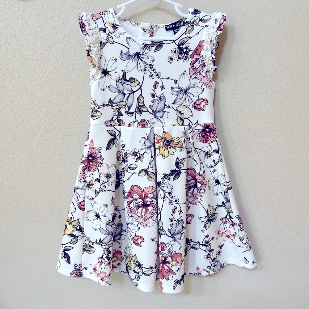 Girls Floral & Lace Dress 💐